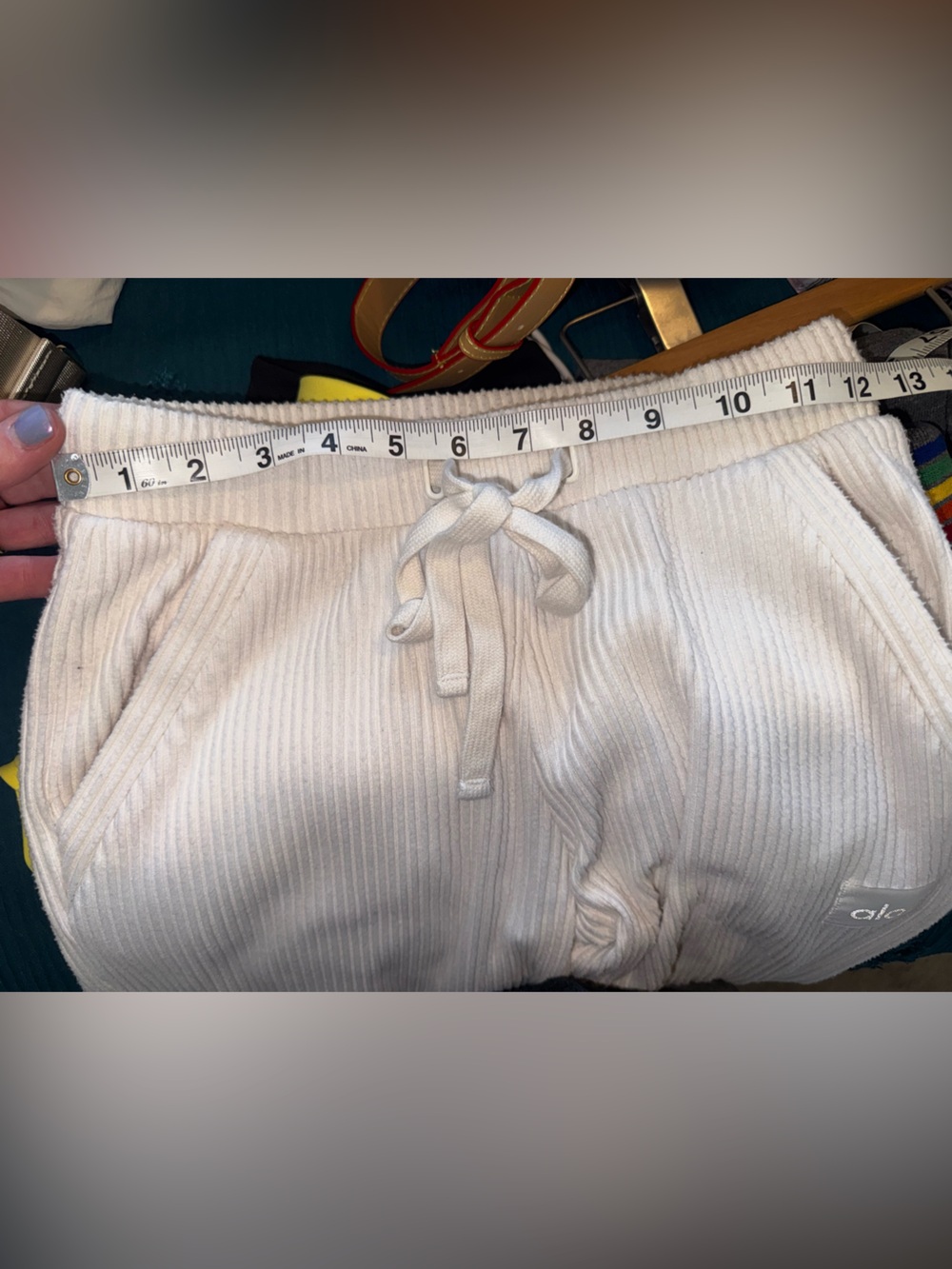 Alo Muse Joggers, Ivory - Picture 8 of 8